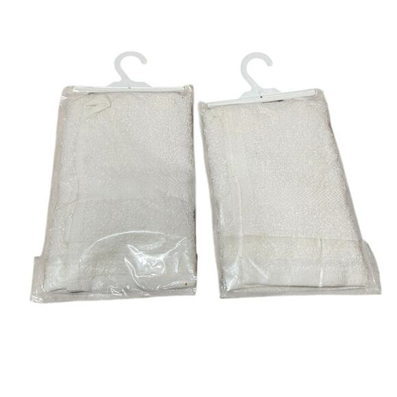 Vintage Two NEW Embroidered Shamrock Irish Facecloths and Green Lace Handtowels - Picture 3 of 7